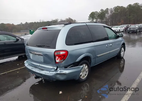 2005 Chrysler Town & Country Touring from USA, damaged, VIN 2C8GP54L75R263349